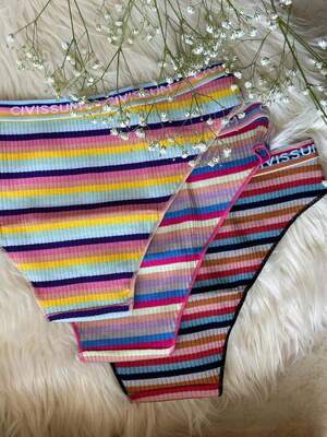 набір трусиків